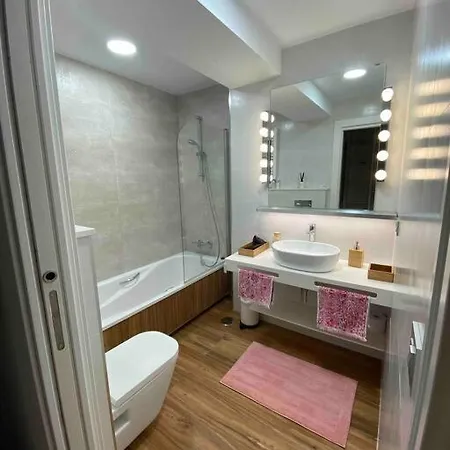 A 100metros De La Playa De San Lorenzo ヒホン