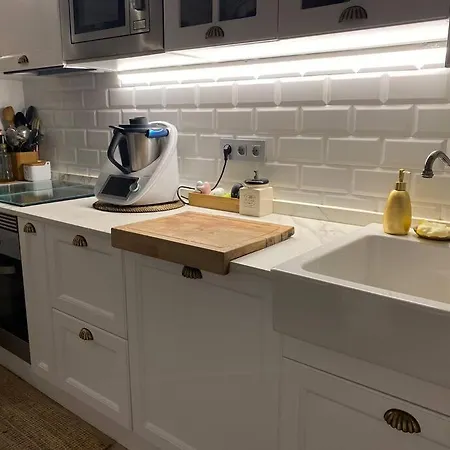 A 100metros De La Playa De San Lorenzo ヒホン