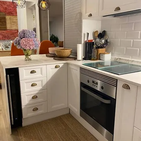 A 100metros De La Playa De San Lorenzo ヒホン