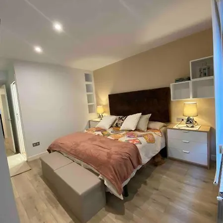 A 100metros De La Playa De San Lorenzo ヒホン