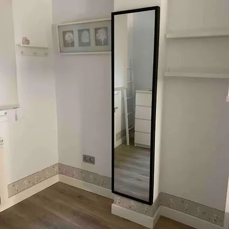 A 100metros De La Playa De San Lorenzo * ヒホン