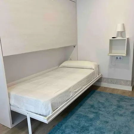 A 100metros De La Playa De San Lorenzo * ヒホン