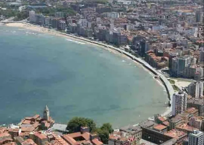 A 100metros De La Playa De San Lorenzo