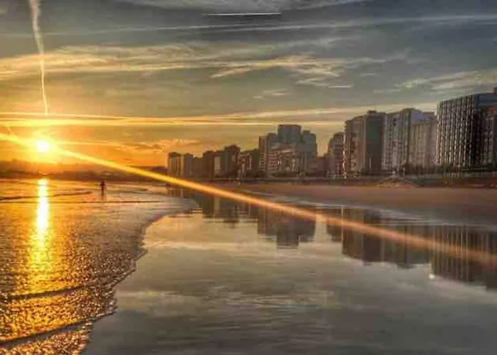 A 100metros De La Playa De San Lorenzo *